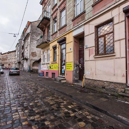 Квартира Подобово В Центрі На Вулиця Скорика 25 Колишня Чайковського Біля Філармонії Lviv Ngoại thất bức ảnh